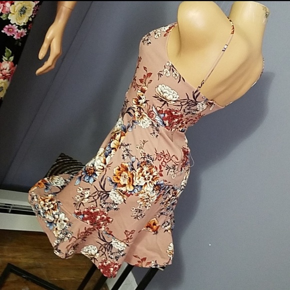 Stunning Sun Dress with Frill Hemline - Picture 7 of 8